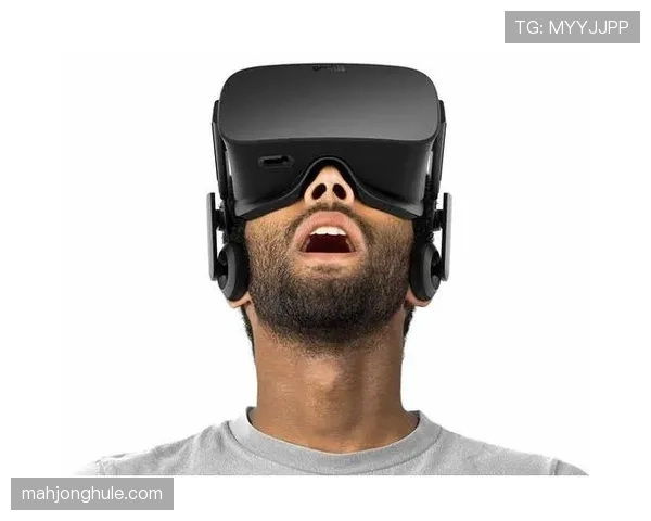 特写：转播镜头捕捉，场边技术人员紧急修复VR直播信号中断故障。